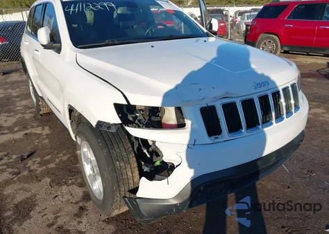 2015 Jeep Grand Cherokee Laredo z USA, uszkodzony, nr VIN 1C4RJFAG4FC766842